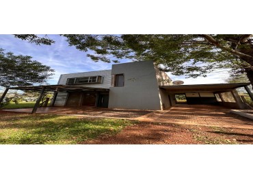 CASA EN ALQUILER - GARUPA