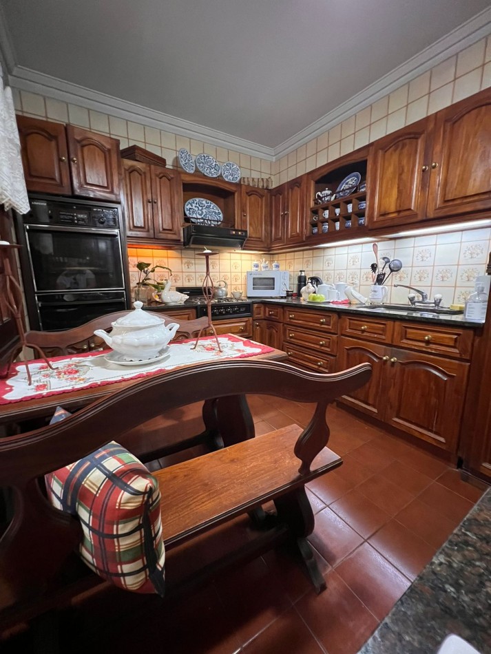 CASA CENTRICA EN VENTA - POSADAS 