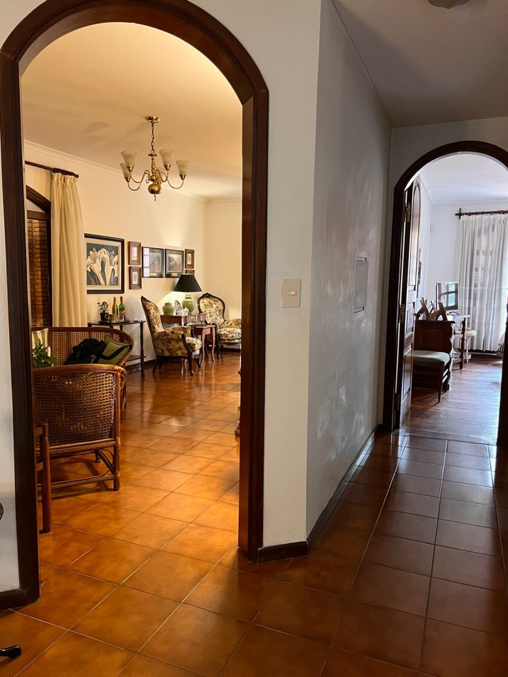 CASA CENTRICA EN VENTA - POSADAS 