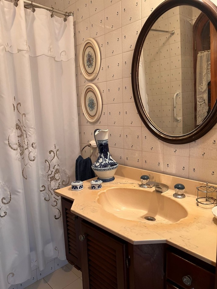 CASA CENTRICA EN VENTA - POSADAS 