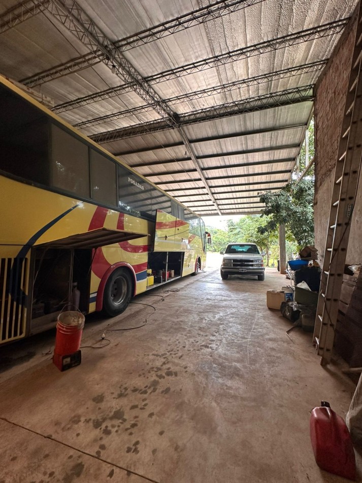 CASA EN VENTA CON PISCINA Y TINGLADO 