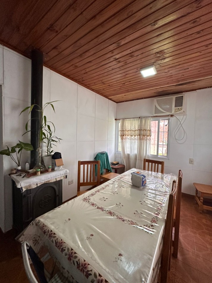 CASA EN VENTA CON PISCINA Y TINGLADO 