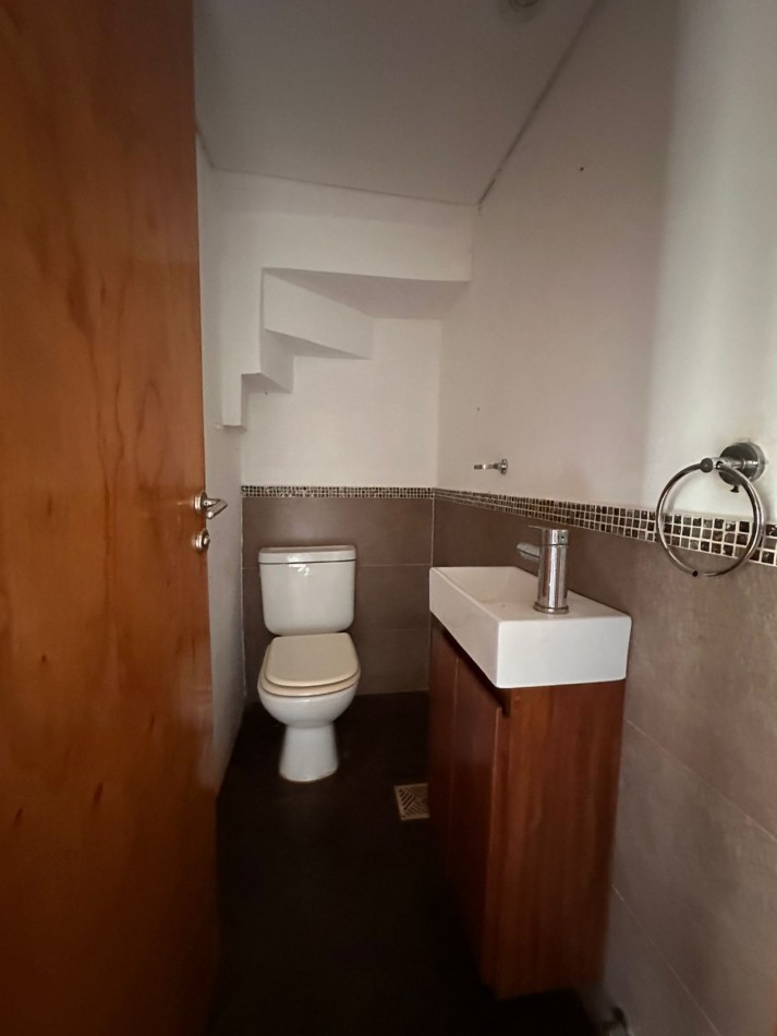 CASA EN ALQUILER - GARUPA 