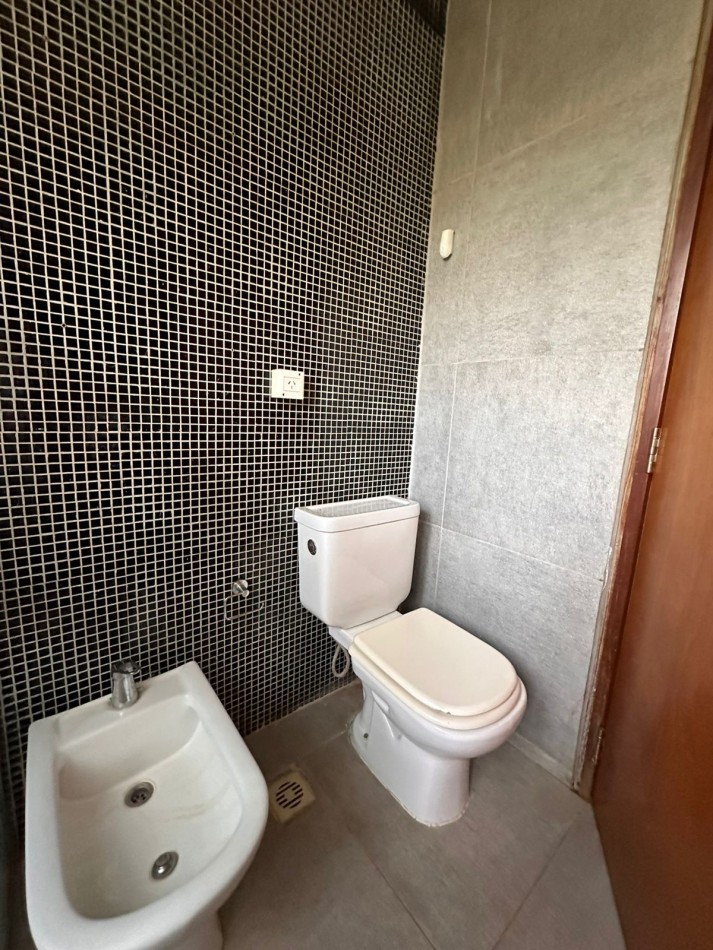 CASA EN ALQUILER - GARUPA 