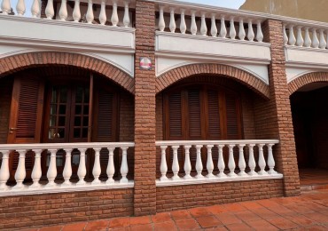 CASA CENTRICA EN VENTA - POSADAS 